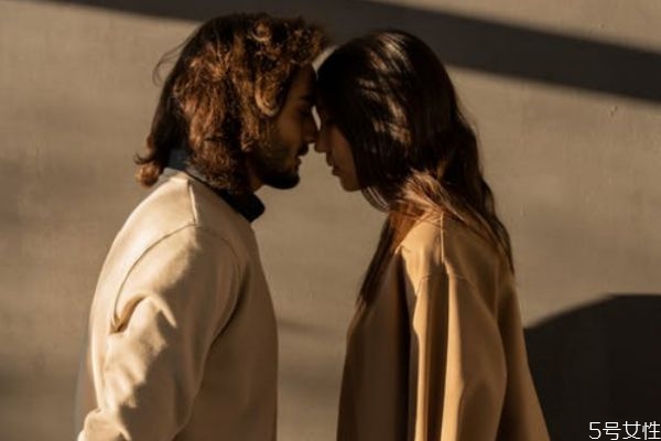 真正放下前妻是怎樣的 男人還惦記前妻的表現(xiàn) 真正放下前妻是怎樣的 男人還惦記前妻的表現(xiàn)