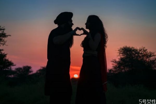 導(dǎo)致感情破裂的因素有哪些 夫妻感情破裂的主要原因 導(dǎo)致感情破裂的因素有哪些 夫妻感情破裂的主要原因