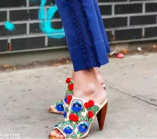 穆勒鞋配什么褲子 穆勒鞋休閑正式穿搭指南 穆勒鞋配什么褲子 穆勒鞋休閑正式穿搭指南