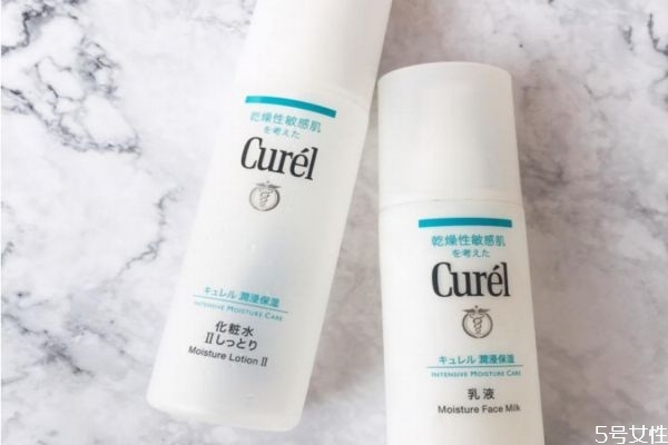 沒涂水乳直接化妝有什么影響 不涂水乳會(huì)有什么影響 沒涂水乳直接化妝有什么影響 不涂水乳會(huì)有什么影響