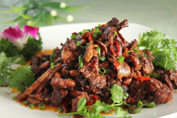 血鴨是湘菜嗎 血鴨怎么做好吃 血鴨是湘菜嗎 血鴨怎么做好吃