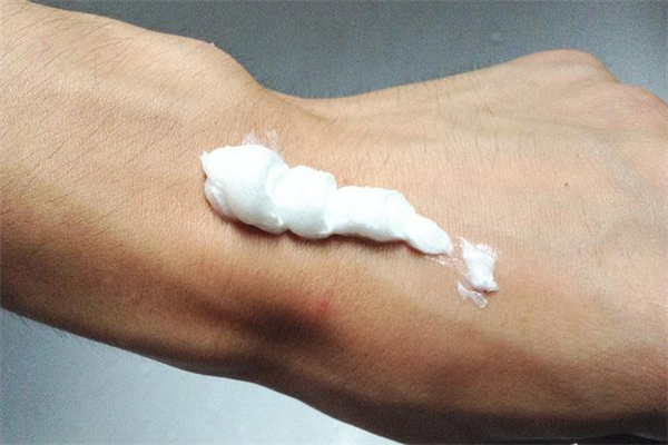 資生堂和露得清洗面奶哪個(gè)好 露得清和碧柔洗面奶哪款好用 資生堂和露得清洗面奶哪個(gè)好 露得清和碧柔洗面奶哪款好用