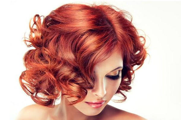 熱燙燙發(fā)水的使用方法 熱燙燙發(fā)水怎么使用 熱燙燙發(fā)水的使用方法 熱燙燙發(fā)水怎么使用