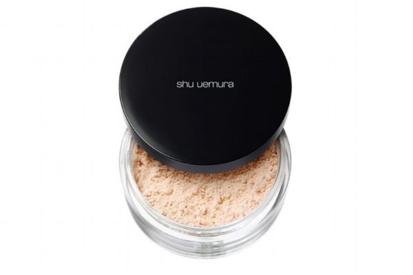 蜜粉怎么用才不浮粉 使用蜜粉不浮粉的方法 蜜粉怎么用才不浮粉 使用蜜粉不浮粉的方法