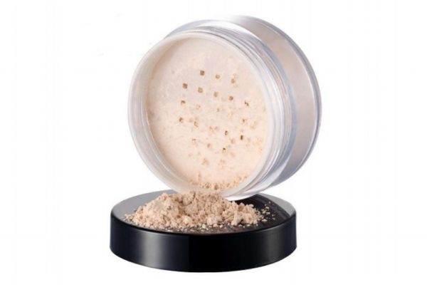 散粉需要全臉用嗎 散粉可以晚上用嗎 散粉需要全臉用嗎 散粉可以晚上用嗎