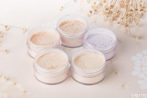 散粉用洗面奶能卸妝嗎 散粉洗面奶洗得干凈嗎 散粉用洗面奶能卸妝嗎 散粉洗面奶洗得干凈嗎