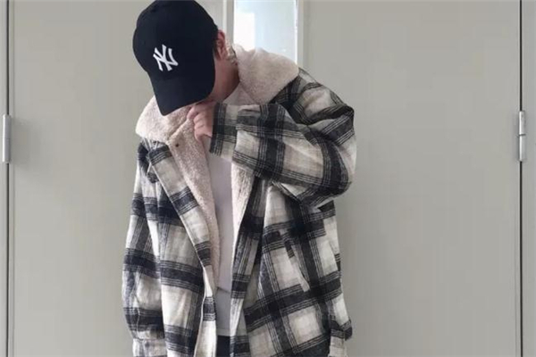 格子外套配什么內(nèi)搭 格子外套配什么內(nèi)搭