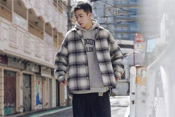 格子外套配什么內(nèi)搭 格子外套配什么內(nèi)搭