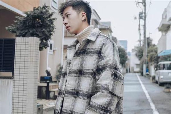 格子外套配什么內(nèi)搭 格子外套配什么內(nèi)搭