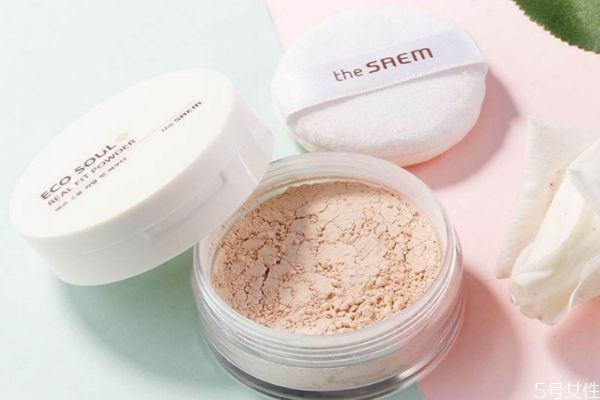 散粉用洗面奶能卸妝嗎 散粉洗面奶洗得干凈嗎 散粉用洗面奶能卸妝嗎 散粉洗面奶洗得干凈嗎