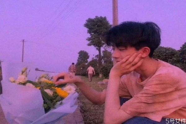 異性朋友很曖昧的表現(xiàn) 判斷男女關(guān)系不正常 異性朋友很曖昧的表現(xiàn) 判斷男女關(guān)系不正常