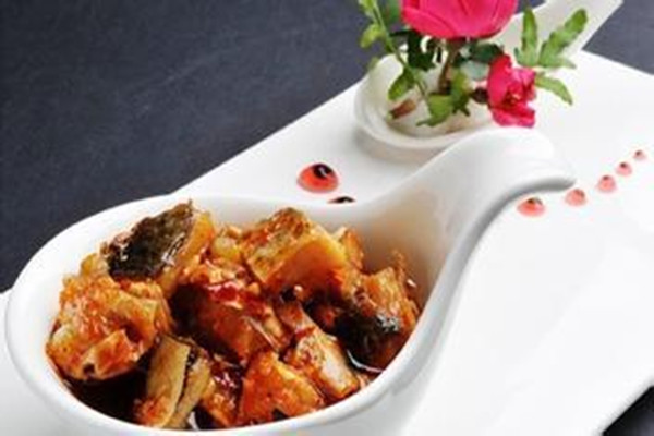 酒糟魚是蒸的還是炸的 酒糟魚怎么做好吃 酒糟魚是蒸的還是炸的 酒糟魚怎么做好吃