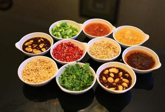 火鍋油碟是純正香油嗎 火鍋油碟是正宗的香油嗎 火鍋油碟是純正香油嗎 火鍋油碟是正宗的香油嗎