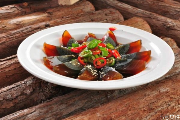 皮蛋涼拌怎么做好吃 皮蛋涼拌的做法 皮蛋涼拌怎么做好吃 皮蛋涼拌的做法