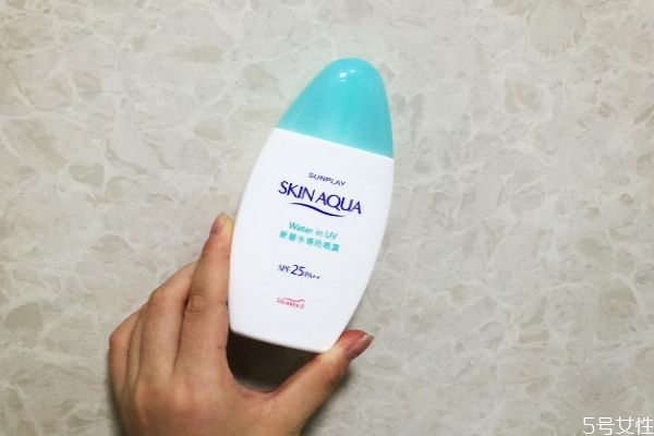 脖子上應(yīng)該怎么使用防曬霜 脖子上用多少防曬霜合適 脖子上應(yīng)該怎么使用防曬霜 脖子上用多少防曬霜合適