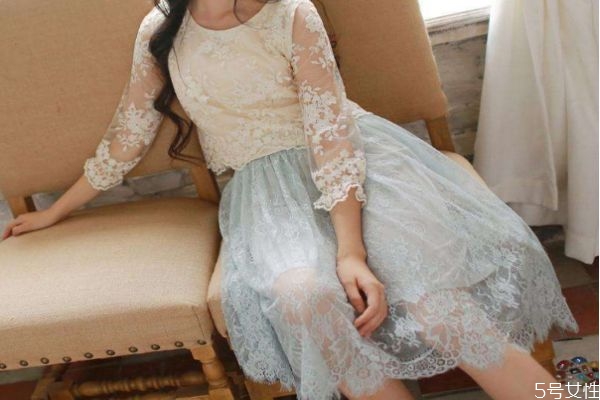 蕾絲裙應(yīng)該怎么洗 清洗蕾絲裙的方法 蕾絲裙應(yīng)該怎么洗 清洗蕾絲裙的方法
