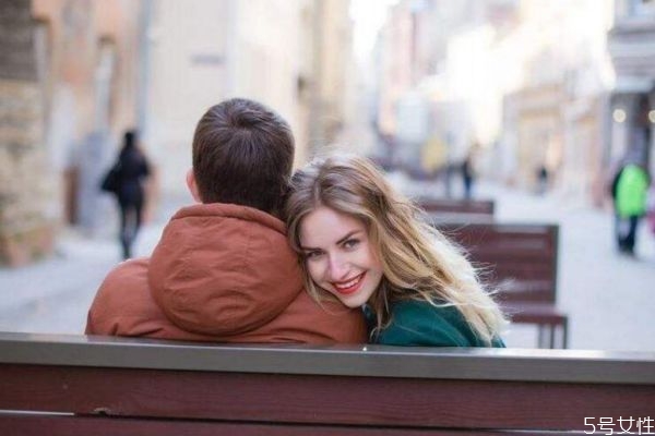 婚姻應(yīng)該不應(yīng)該太過依賴丈夫 依賴丈夫一般結(jié)果都會怎樣 婚姻應(yīng)該不應(yīng)該太過依賴丈夫 依賴丈夫一般結(jié)果都會怎樣