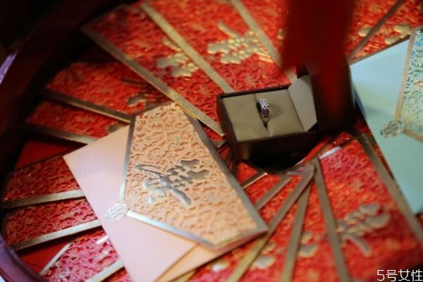 一般訂婚的流程是什么 訂婚要準(zhǔn)備什么 一般訂婚的流程是什么 訂婚要準(zhǔn)備什么