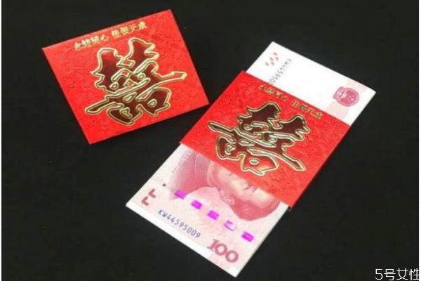 一般訂婚的流程是什么 訂婚要準(zhǔn)備什么 一般訂婚的流程是什么 訂婚要準(zhǔn)備什么