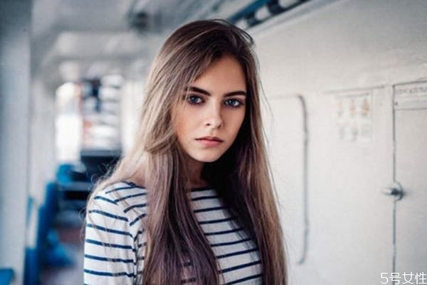 女友吃醋應(yīng)該怎么哄 哄女友的秘訣有什么 女友吃醋應(yīng)該怎么哄 哄女友的秘訣有什么