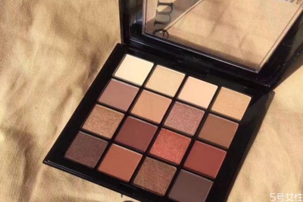 眼影里的閃粉是什么成分 眼影什么成分不好 眼影里的閃粉是什么成分 眼影什么成分不好