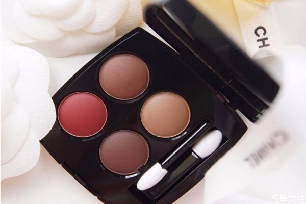 口紅當(dāng)眼影怎么使用 口紅代替眼影使用有什么危害 口紅當(dāng)眼影怎么使用 口紅代替眼影使用有什么危害