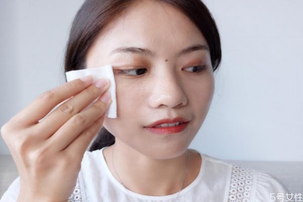 怎樣快速卸妝不殘留 如何卸妝最干凈又快 怎樣快速卸妝不殘留 如何卸妝最干凈又快