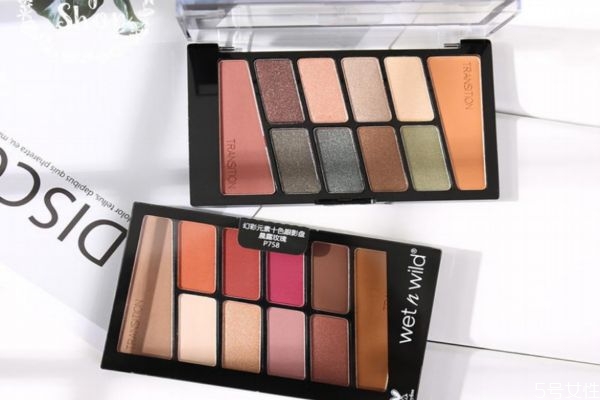 口紅當(dāng)眼影怎么使用 口紅代替眼影使用有什么危害 口紅當(dāng)眼影怎么使用 口紅代替眼影使用有什么危害