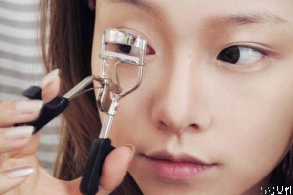 日系小清新妝容怎么畫 日系元?dú)鈯y容怎么畫 日系小清新妝容怎么畫 日系元?dú)鈯y容怎么畫