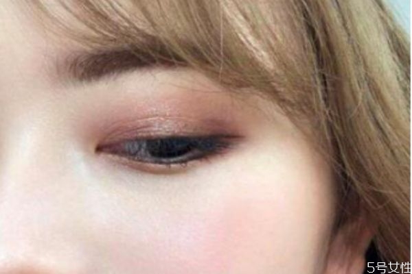 腫眼泡怎么畫(huà)眼線(xiàn) 腫眼泡怎么畫(huà)不顯腫