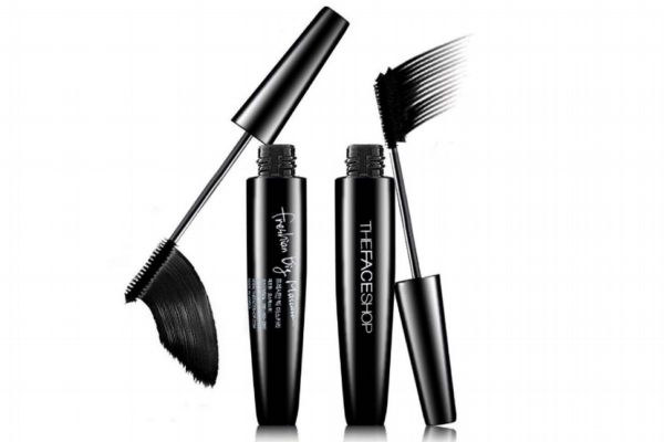 怎樣涂睫毛膏不會沾眼皮 睫毛膏沾臉上怎么去除 怎樣涂睫毛膏不會沾眼皮 睫毛膏沾臉上怎么去除