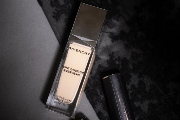 紀梵希高定恒顏粉底液好用嗎 紀梵希高定恒顏粉底液成分 紀梵希高定恒顏粉底液好用嗎 紀梵希高定恒顏粉底液成分