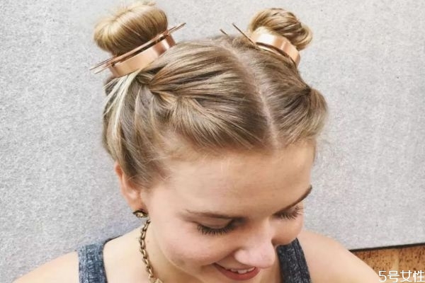 什么臉型適合扎丸子頭 什么臉型適合扎丸子頭