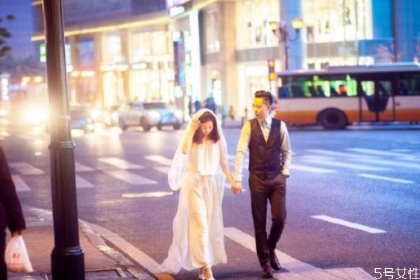 老公不愛老婆的表現(xiàn)有哪幾條 老公對你沒感情的表現(xiàn) 老公不愛老婆的表現(xiàn)有哪幾條 老公對你沒感情的表現(xiàn)