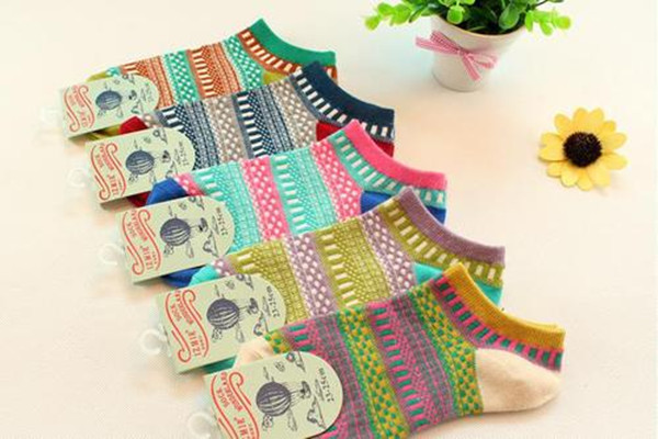 普通襪子怎么變船襪 普通襪子變成船襪的方法 普通襪子怎么變船襪 普通襪子變成船襪的方法