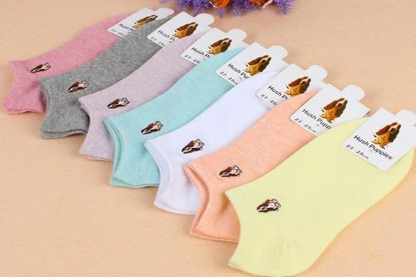 隱形襪和船襪的區(qū)別 隱形襪和船襪有什么不一樣 隱形襪和船襪的區(qū)別 隱形襪和船襪有什么不一樣