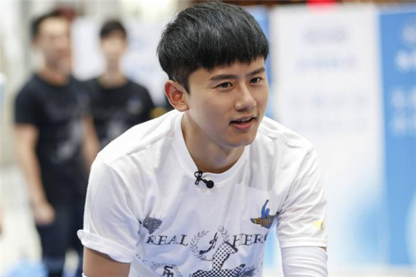 包子臉男生適合什么發(fā)型 包子臉男生適合什么發(fā)型