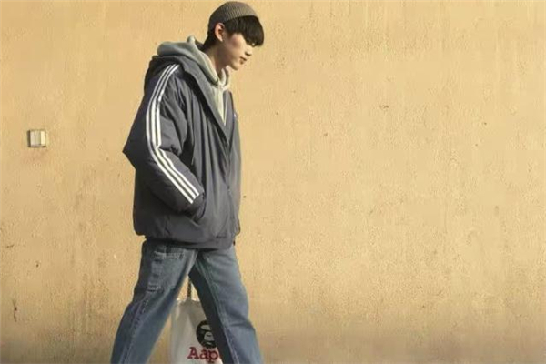 灰色棉服配什么帽子好看 灰色棉服配什么帽子好看