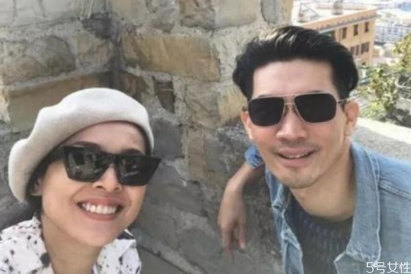 新婚夫妻應(yīng)該怎么相處 新婚夫妻的相處竅門 新婚夫妻應(yīng)該怎么相處 新婚夫妻的相處竅門