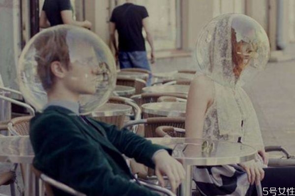 新婚夫妻冷戰(zhàn)應(yīng)該怎么辦 新婚夫妻冷戰(zhàn)的解決方法 新婚夫妻冷戰(zhàn)應(yīng)該怎么辦 新婚夫妻冷戰(zhàn)的解決方法