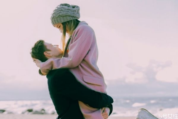 老公對你慢慢疏遠說明什么 老公疏遠你的表現(xiàn) 老公對你慢慢疏遠說明什么 老公疏遠你的表現(xiàn)