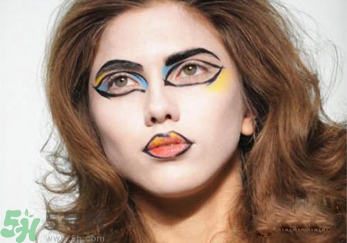 眼妝暈妝怎么辦？解救眼妝暈妝的方法