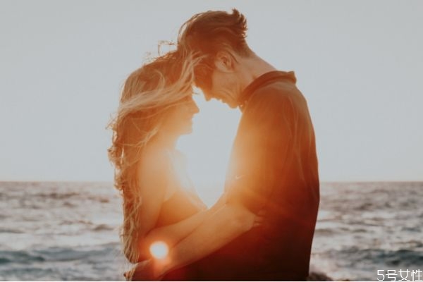 老公對你慢慢疏遠說明什么 老公疏遠你的表現(xiàn) 老公對你慢慢疏遠說明什么 老公疏遠你的表現(xiàn)