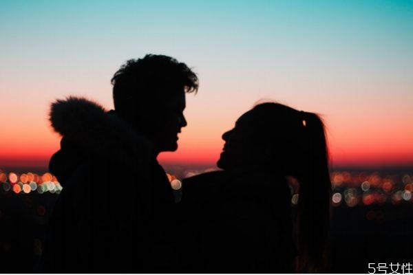 對老公依賴性太強(qiáng)怎么辦 太依賴?yán)瞎谋憩F(xiàn) 對老公依賴性太強(qiáng)怎么辦 太依賴?yán)瞎谋憩F(xiàn)