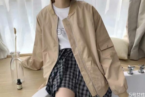 棒球服內(nèi)搭什么最好看 棒球服如何選擇內(nèi)搭 棒球服內(nèi)搭什么最好看 棒球服如何選擇內(nèi)搭
