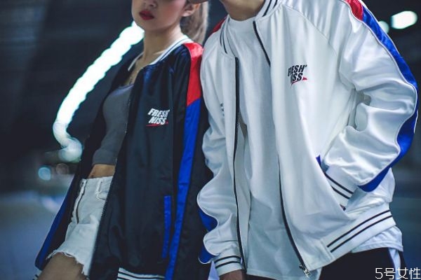 什么是棒球服 棒球服適合什么人群穿 什么是棒球服 棒球服適合什么人群穿