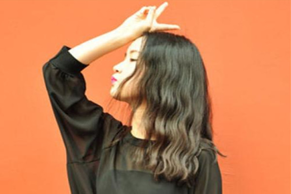 短發(fā)適合燙水波紋嗎 短發(fā)燙水波紋好看嗎 短發(fā)適合燙水波紋嗎 短發(fā)燙水波紋好看嗎