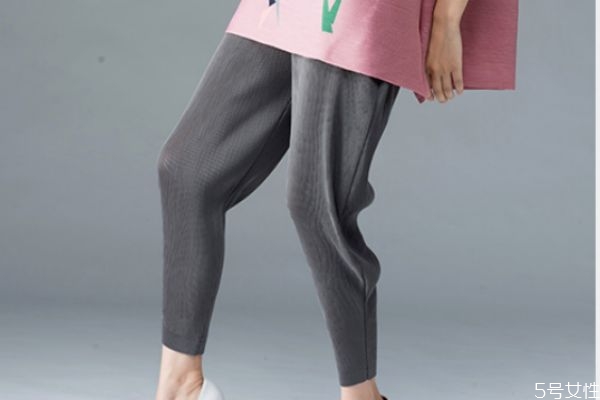 蘿卜褲怎么穿好看 蘿卜褲的搭配方法 蘿卜褲怎么穿好看 蘿卜褲的搭配方法