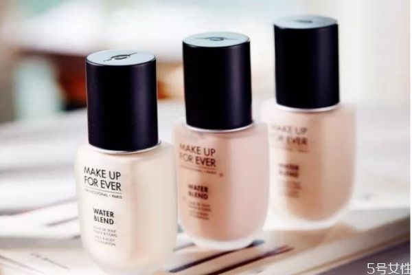 粉底液放久會(huì)怎么樣 粉底液放久了會(huì)變色嗎 粉底液放久會(huì)怎么樣 粉底液放久了會(huì)變色嗎