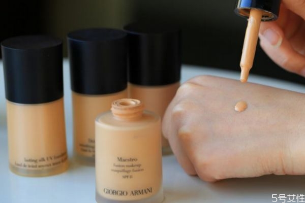 粉底液放久會(huì)怎么樣 粉底液放久了會(huì)變色嗎 粉底液放久會(huì)怎么樣 粉底液放久了會(huì)變色嗎